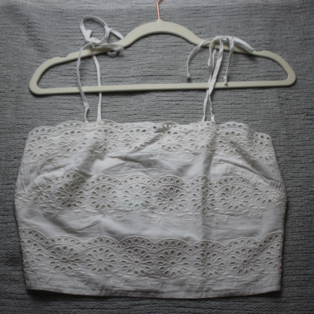 Scallop Detail Crop Top
